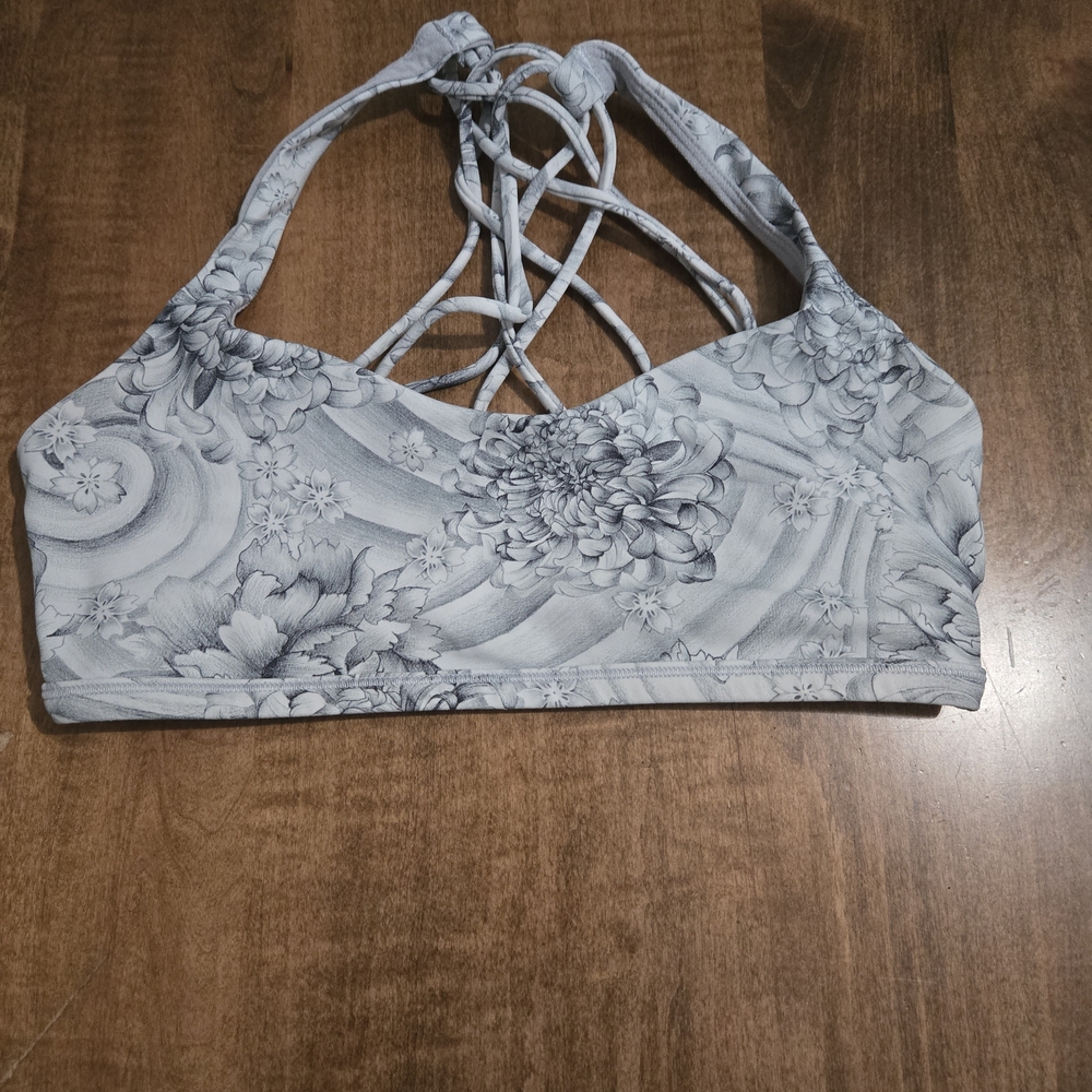 Lululemon Sports Bra Size 6